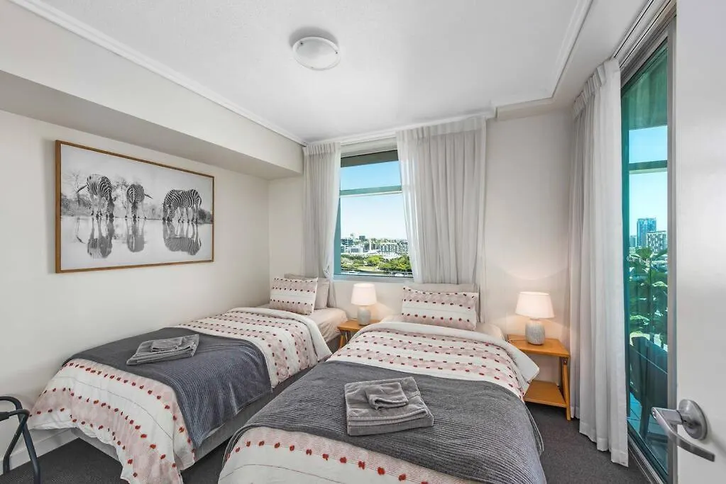 Dress Circle! 2Bed/2Bath/1Car/Amazing Views ~ Cbd Apartman Brisbane 0*,