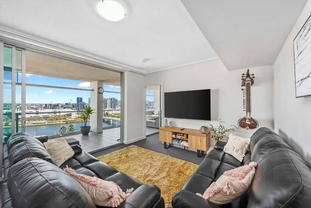 Dress Circle! 2Bed/2Bath/1Car/Amazing Views ~ Cbd Apartment Brisbane